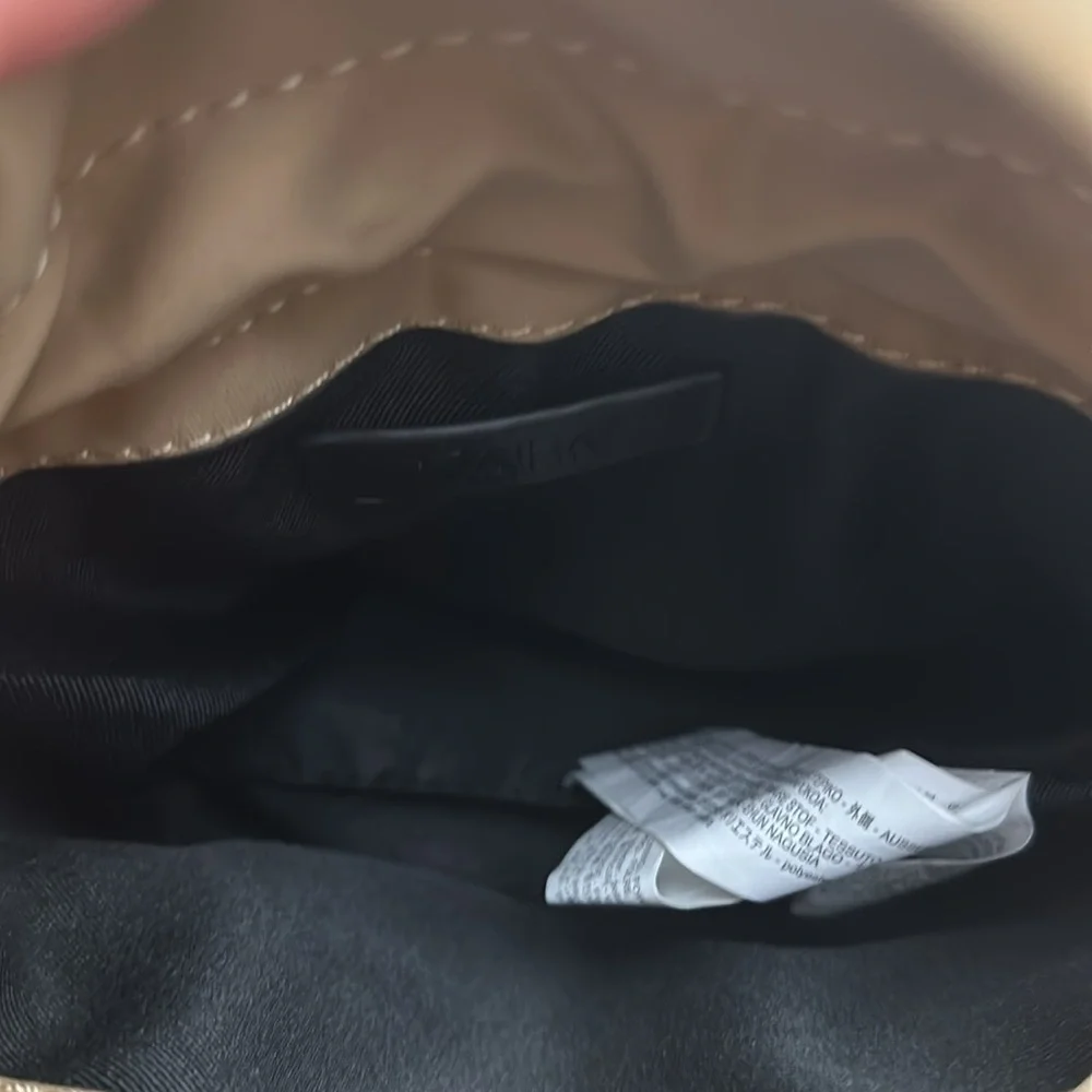 Zara Quilted Bucket Drawstring Hand Purse Tan &Black w/ silver hardware Like New - Picture 5 of 6